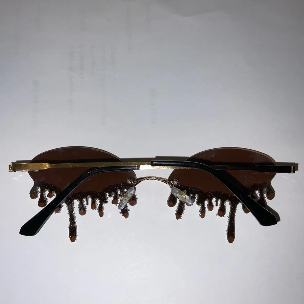 Gorgeous Teardrop Diamond Gold & Blingy Rimless Sunglasses!